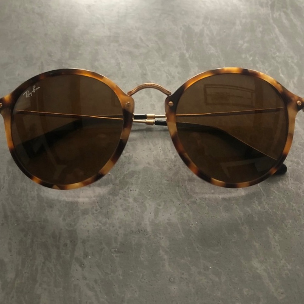 tortious shell RayBans